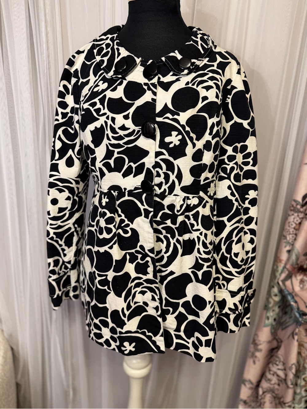 Mac & Jac Size 10 Black Ivory Floral Mod Swing Coat Statement Buttons